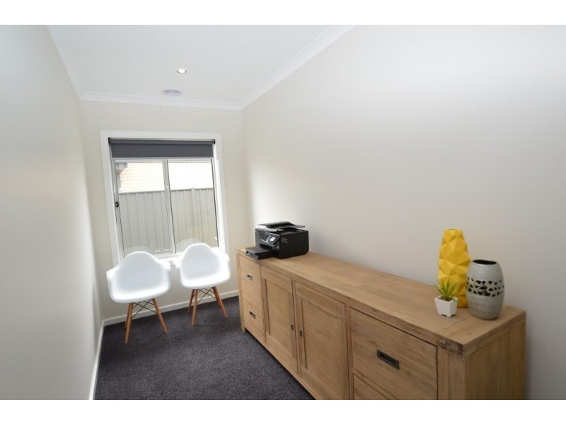 15 Nambrok Crescent, Wangaratta VIC 3677