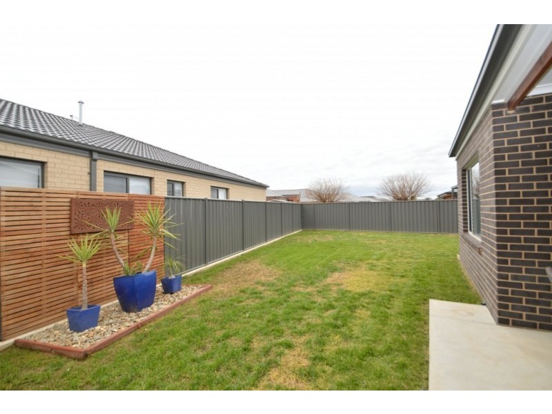 15 Nambrok Crescent, Wangaratta VIC 3677