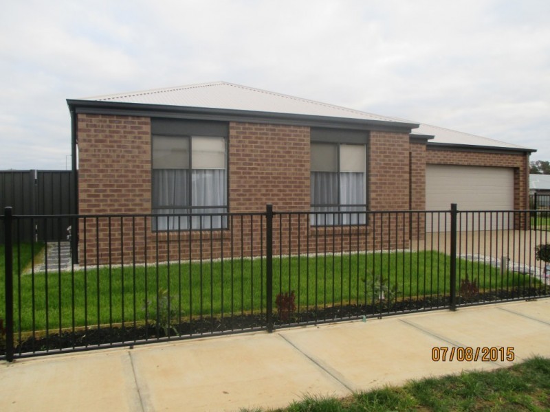 37 Nambrok Crescent, Wangaratta VIC 3677
