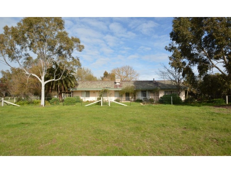 1050 Great Alpine Road, Tarrawingee VIC 3678