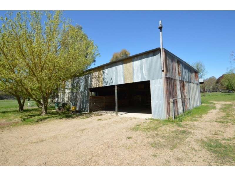 1050 Great Alpine Road, Tarrawingee VIC 3678