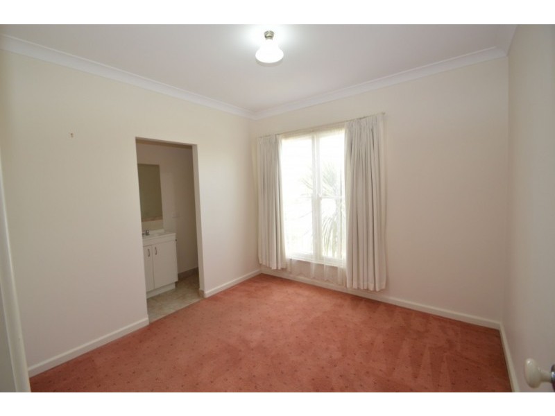 12 Lamont Street, Wangaratta VIC 3677