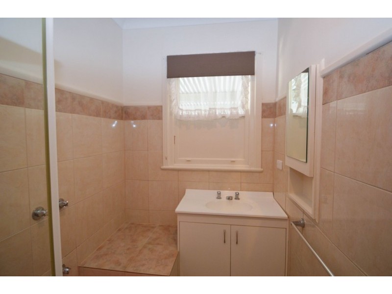 12 Lamont Street, Wangaratta VIC 3677