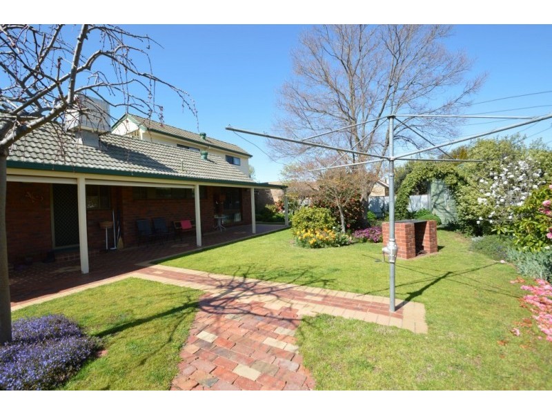 2 Iris Court, Wangaratta VIC 3677