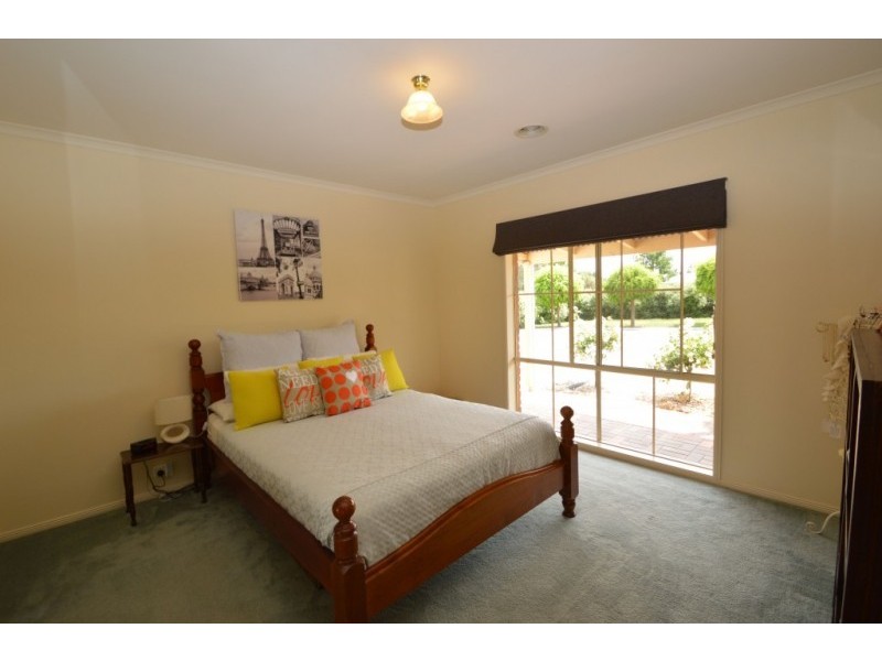 47 Firbank Drive, Waldara VIC 3678