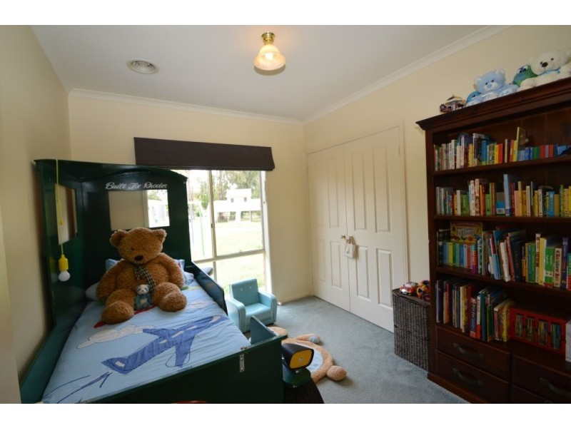 47 Firbank Drive, Waldara VIC 3678