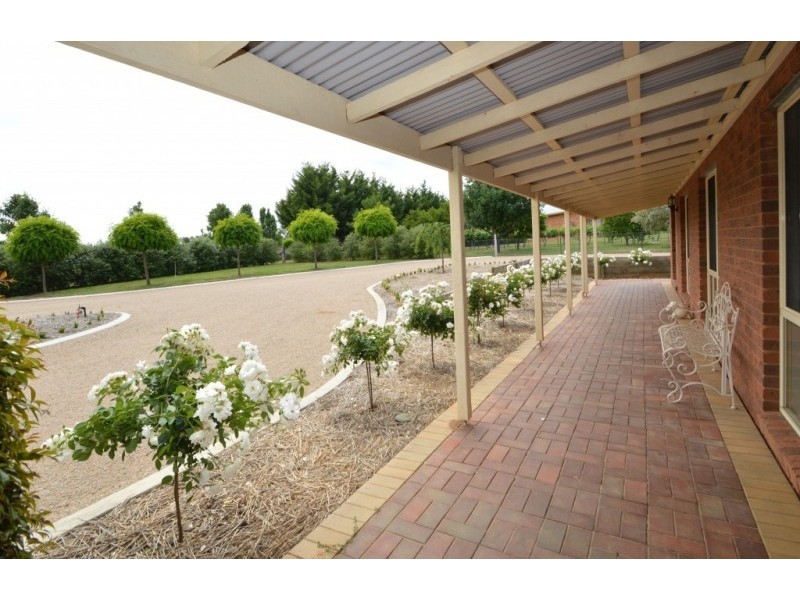 47 Firbank Drive, Waldara VIC 3678