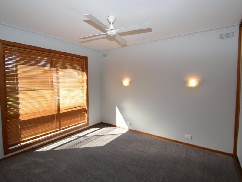 14 Ely Street, Oxley VIC 3678