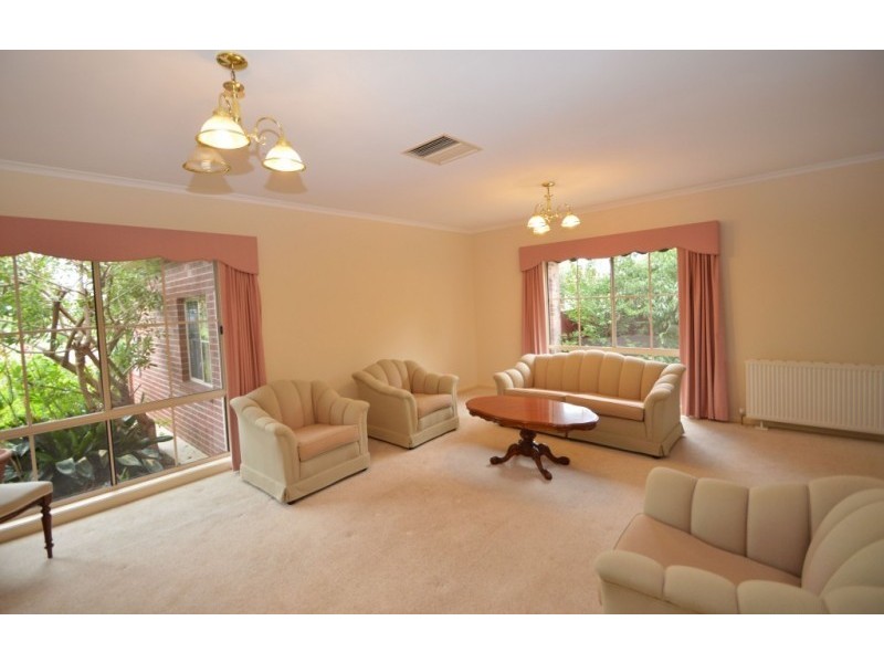 17 St Columbs Drive, Wangaratta VIC 3677