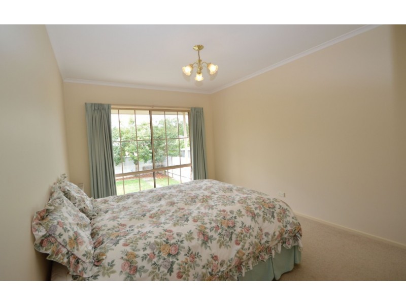 17 St Columbs Drive, Wangaratta VIC 3677
