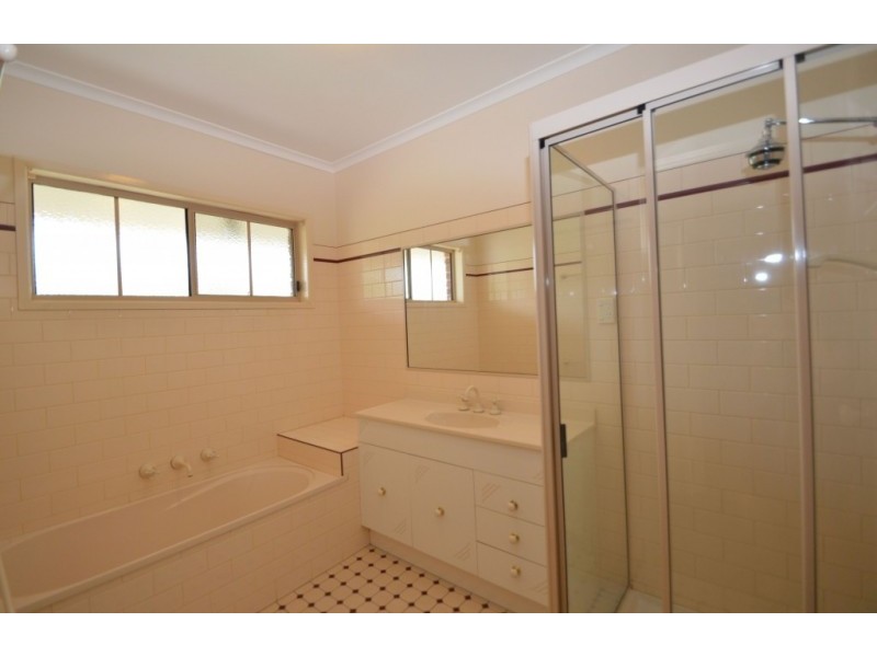 17 St Columbs Drive, Wangaratta VIC 3677