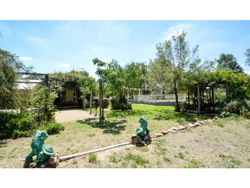 84 Frost Road, Peechelba VIC 3678