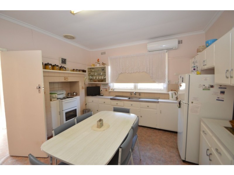 14 Victory Parade, Wangaratta VIC 3677