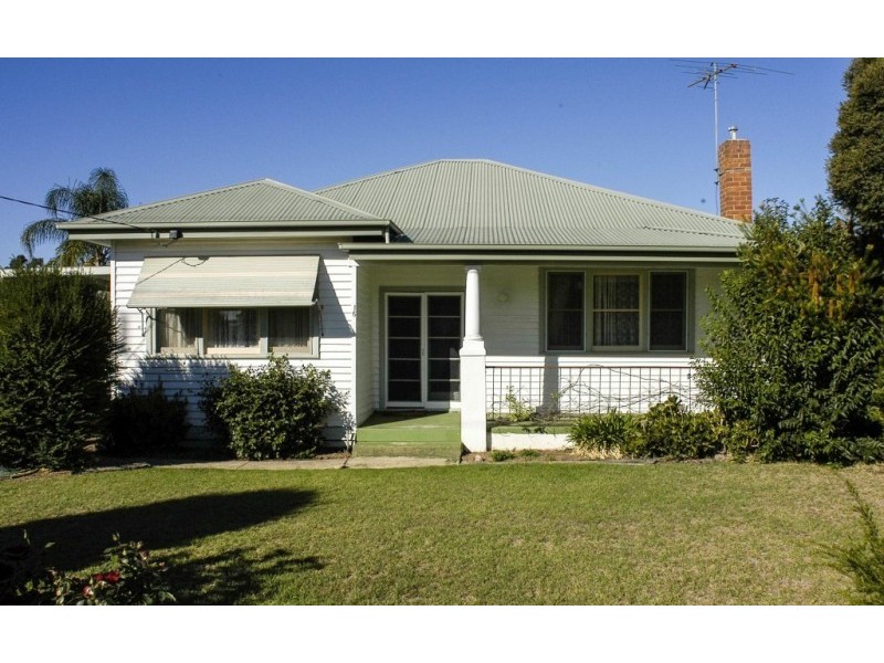 15 Younger Street, Wangaratta VIC 3677