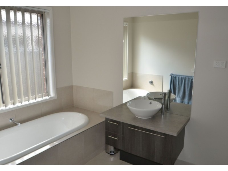 69 Thomas Wedge Drive, Wangaratta VIC 3677