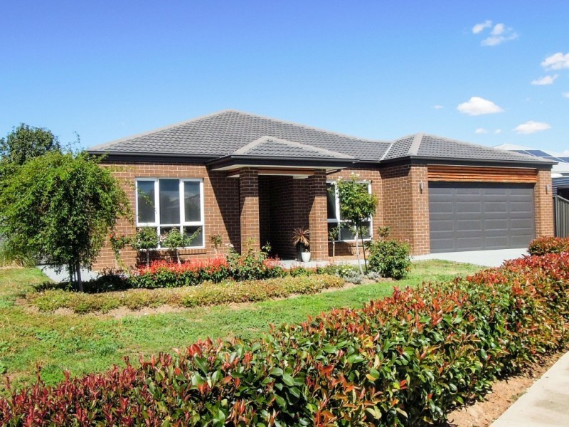 18 Monash Drive, Wangaratta VIC 3677