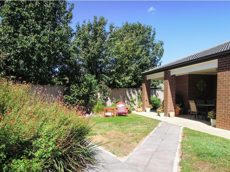 18 Monash Drive, Wangaratta VIC 3677