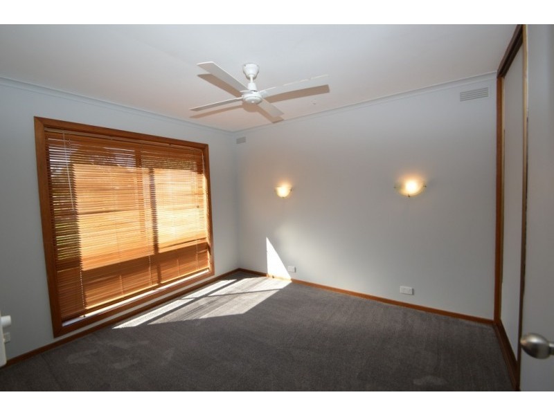 14 Ely Street, Oxley VIC 3678