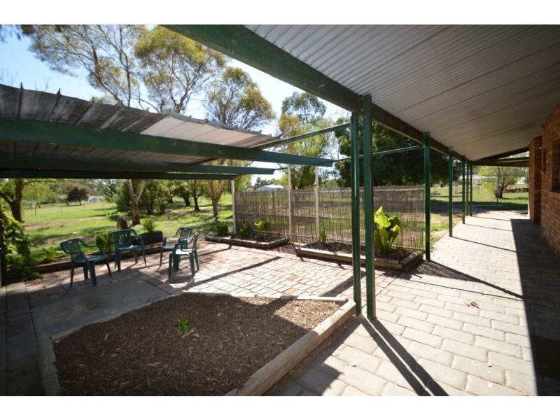14 Ely Street, Oxley VIC 3678