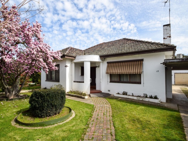 13 Dixon Street, Wangaratta VIC 3677