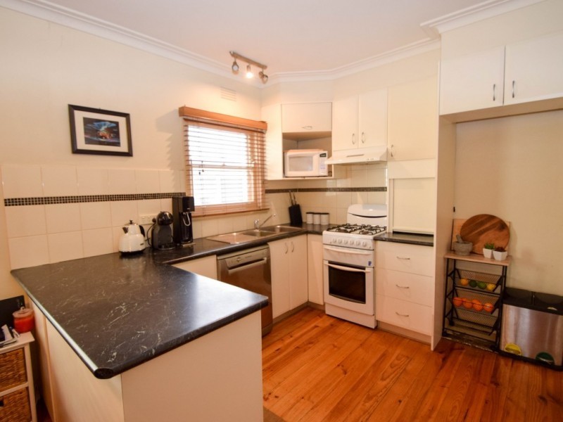 27 Irwin Avenue, Wangaratta VIC 3677