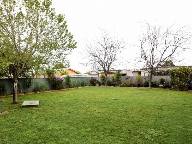 27 Irwin Avenue, Wangaratta VIC 3677