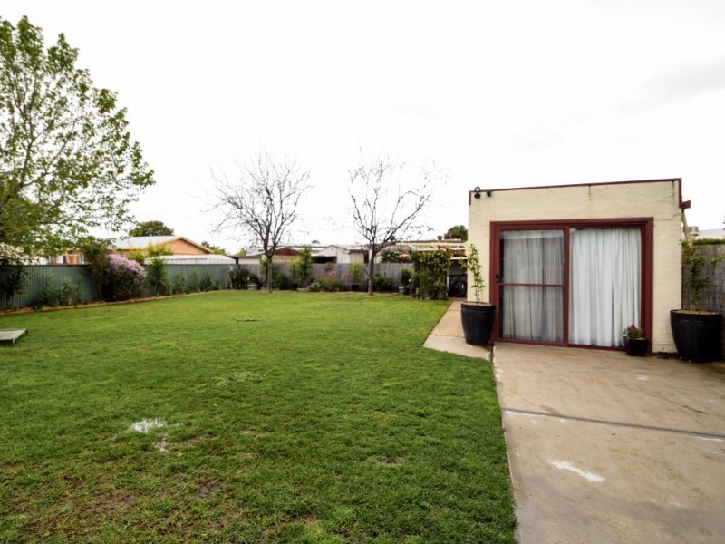 27 Irwin Avenue, Wangaratta VIC 3677