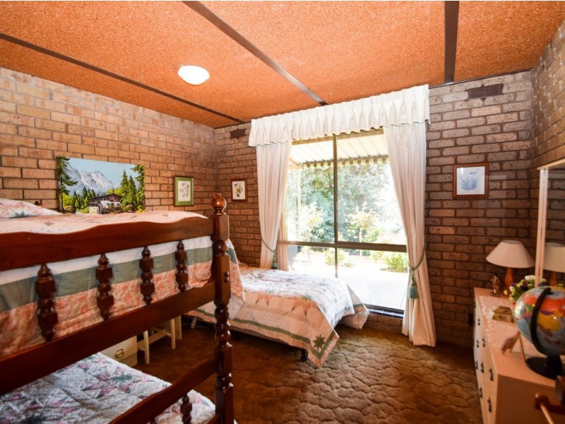 69 Warby Range Road, Glenrowan VIC 3675