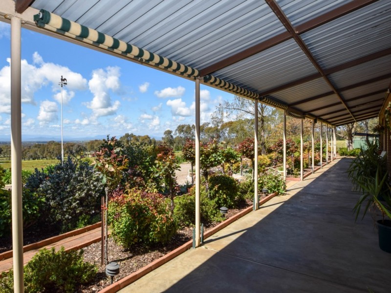 69 Warby Range Road, Glenrowan VIC 3675