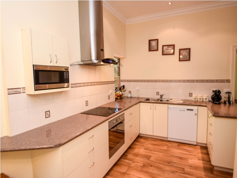 33 Graham Avenue, Wangaratta VIC 3677