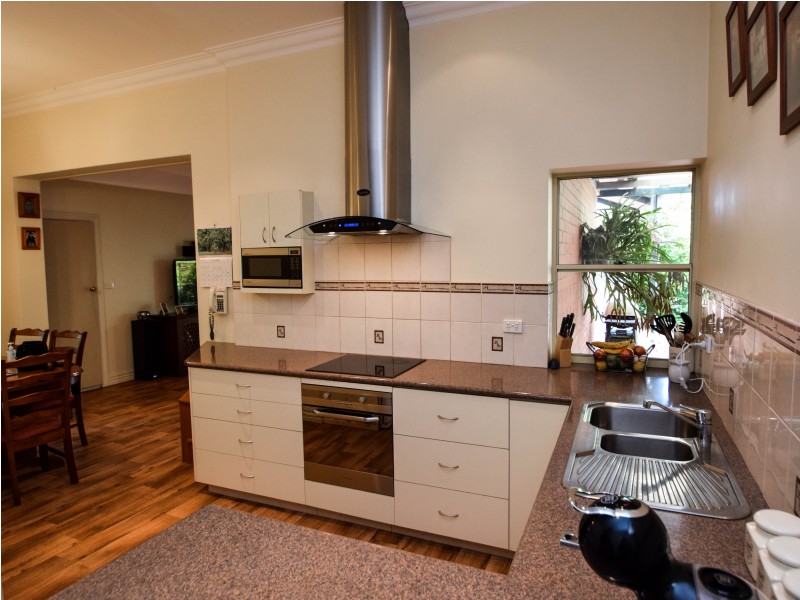 33 Graham Avenue, Wangaratta VIC 3677