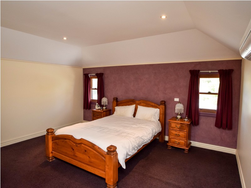 33 Graham Avenue, Wangaratta VIC 3677