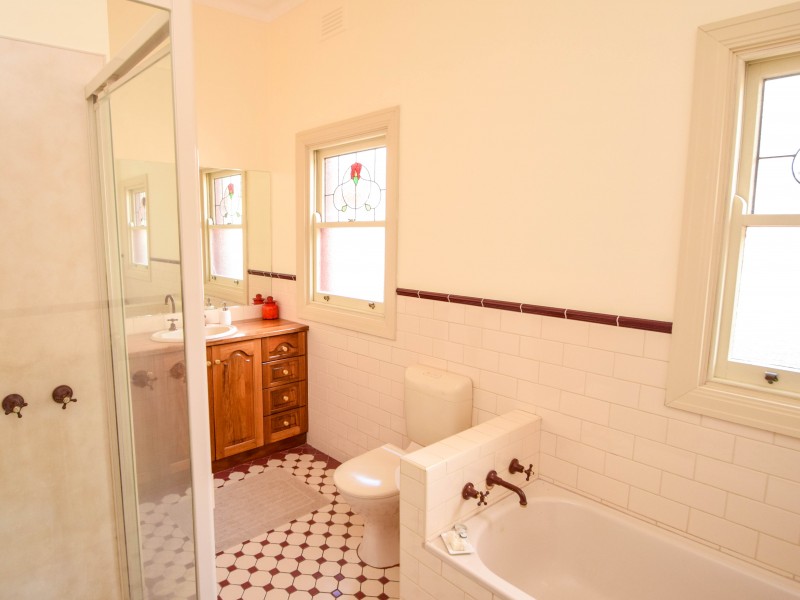 33 Graham Avenue, Wangaratta VIC 3677