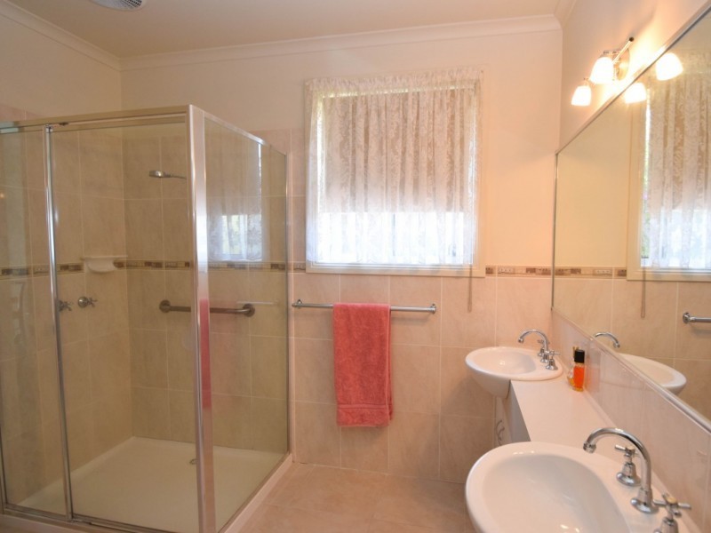 9 Boston Court, Wangaratta VIC 3677