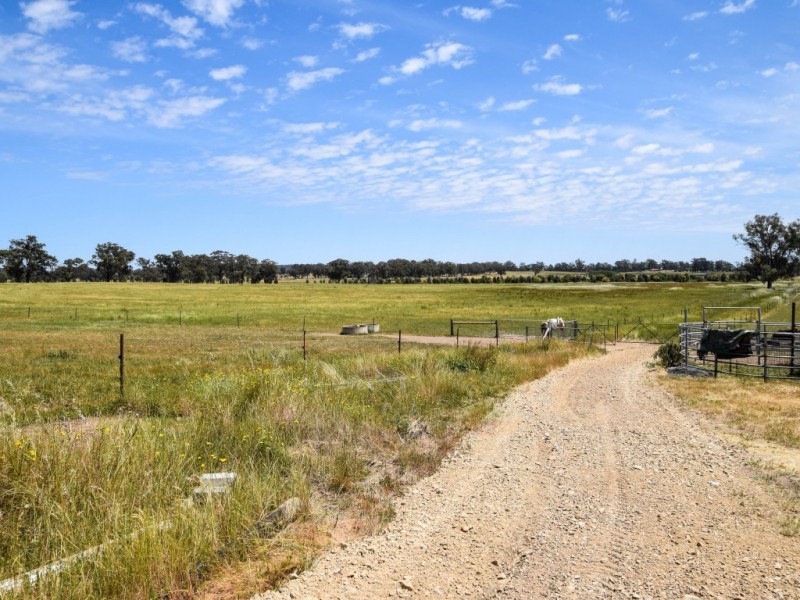 1945 Wangaratta Yarrawonga Road, Peechelba VIC 3678