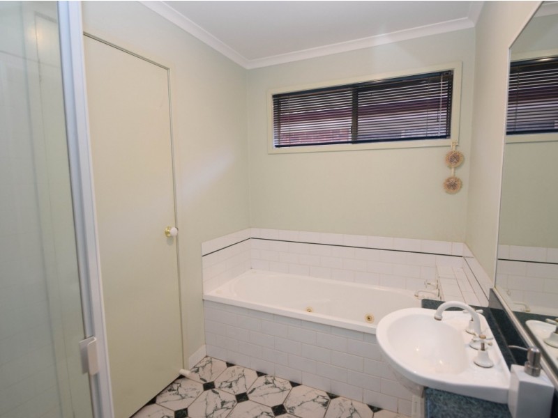 42 Willow Drive, Wangaratta VIC 3677