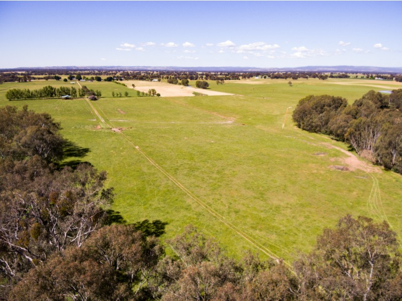 472 & 480 Great Alpine Road, East Wangaratta VIC 3678