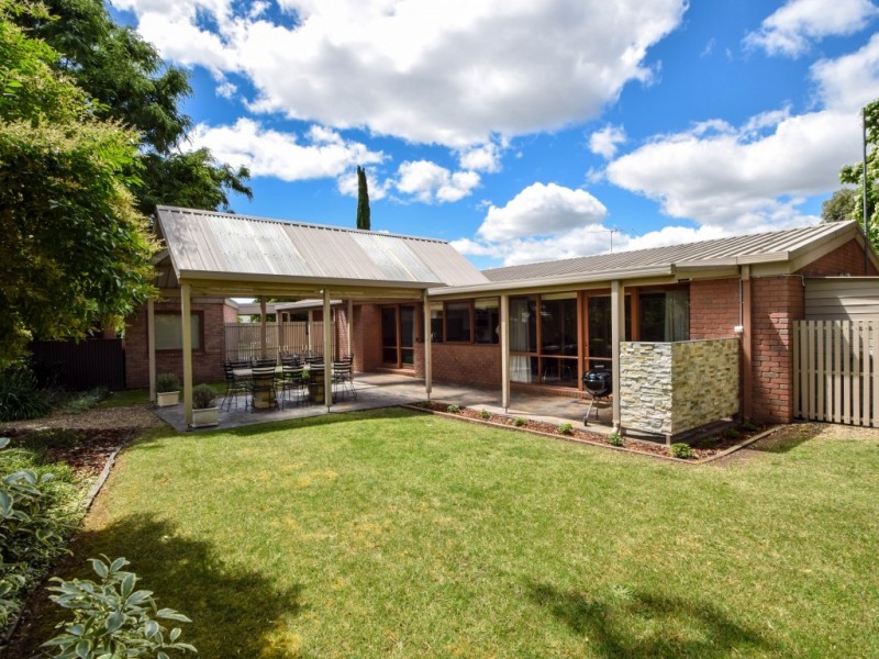 2 Albert Court, Wangaratta VIC 3677