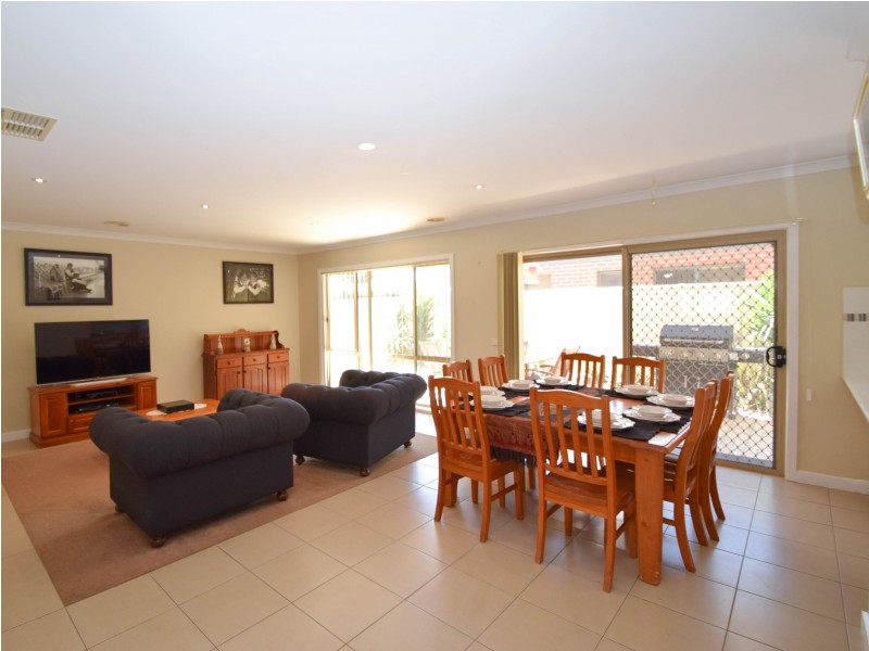25 Swinburne Drive, Wangaratta VIC 3677