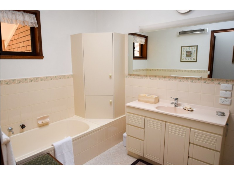 18 Willow Drive, Wangaratta VIC 3677