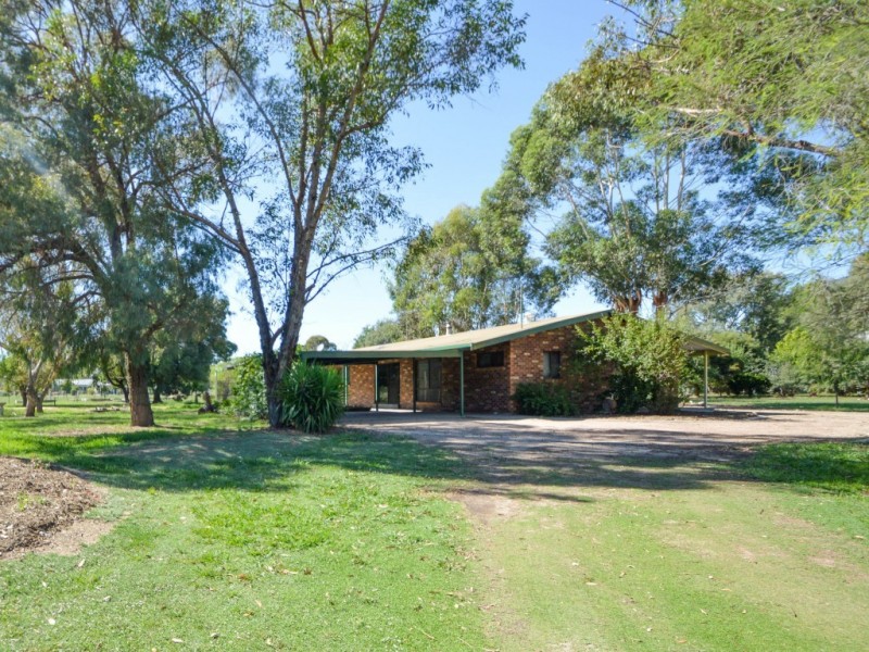 14 Ely Street, Oxley VIC 3678