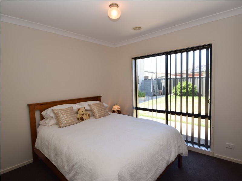 11 Logan Drive, Wangaratta VIC 3677