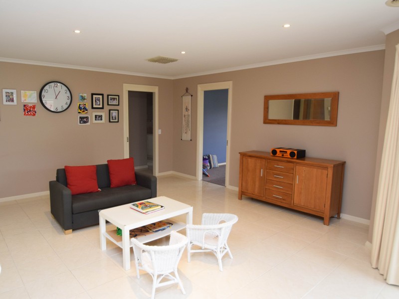 16 Swinburne Drive, Wangaratta VIC 3677