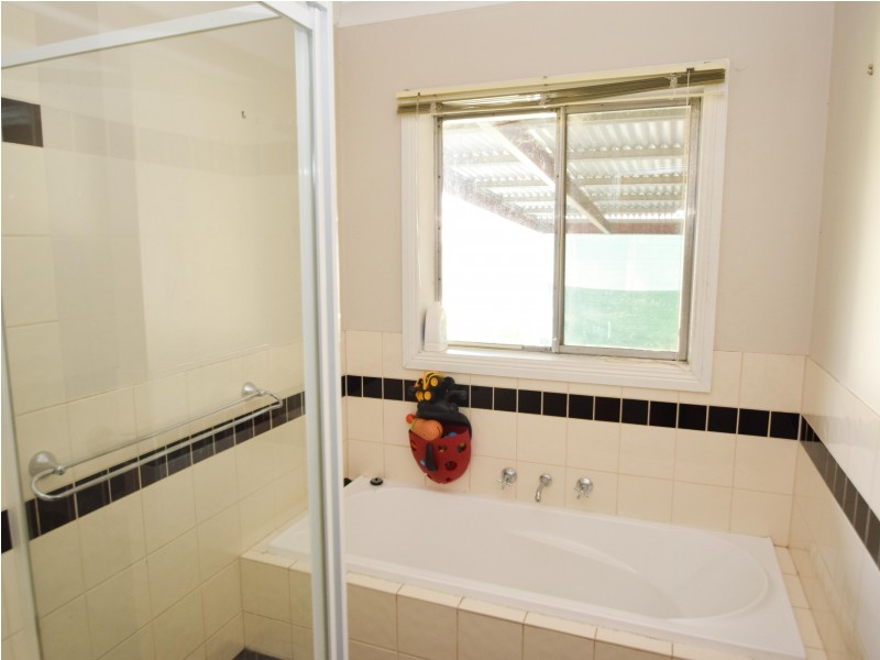 15 Rangeview Avenue, Wangaratta VIC 3677