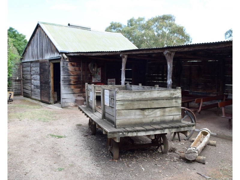 35 Gladstone Street, Glenrowan VIC 3675