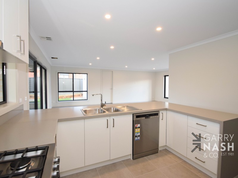 52 Kingfisher Drive, Wangaratta VIC 3677