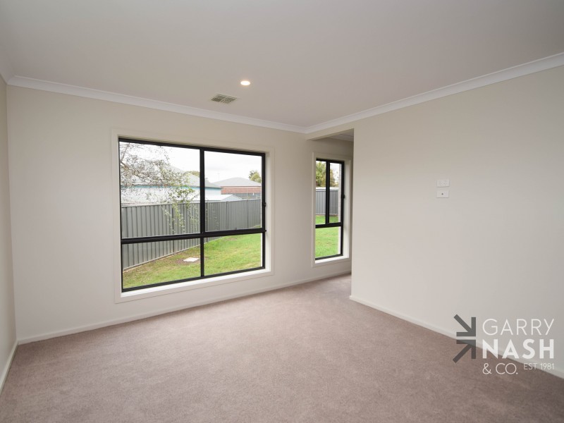 52 Kingfisher Drive, Wangaratta VIC 3677