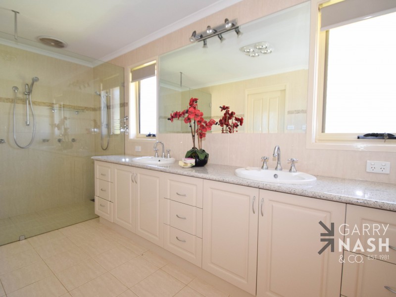 37 Omaru Road, Wangaratta South VIC 3678