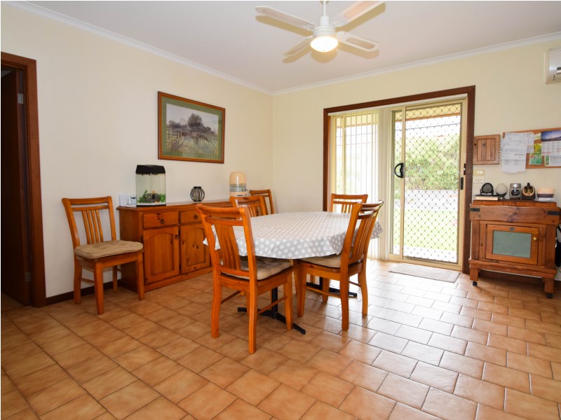 44 Simpson Street, Oxley VIC 3678