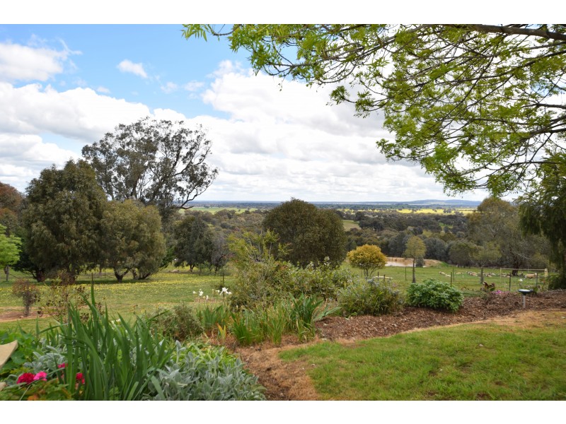 18 Rifle Range Road, Glenrowan VIC 3675